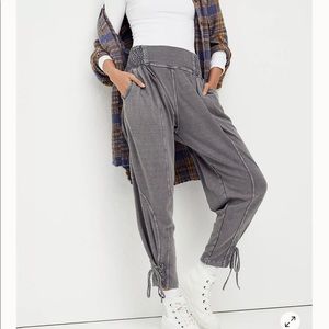 FREE PEOPLE BILLIE HAREM PANT. - charcoal grey - SMALL
